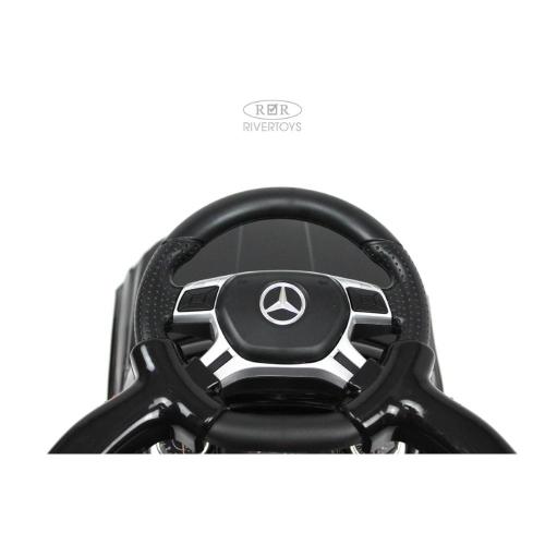 Детский толокар Mercedes-Benz GL63 RiverToys А888АА-Н чёрный фото 8